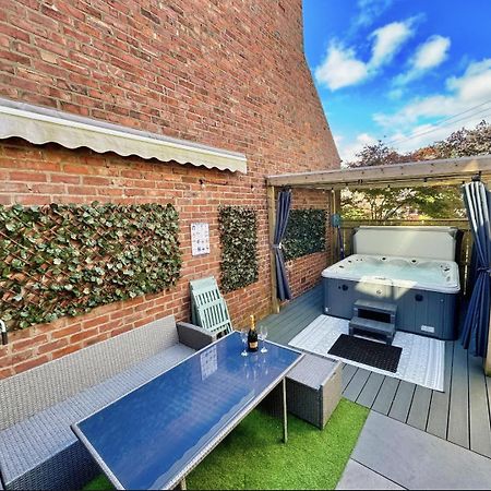 Hot Tub, Free Parking, Near Shops & Restaurants, Location 1M To City Jesmond Exterior photo